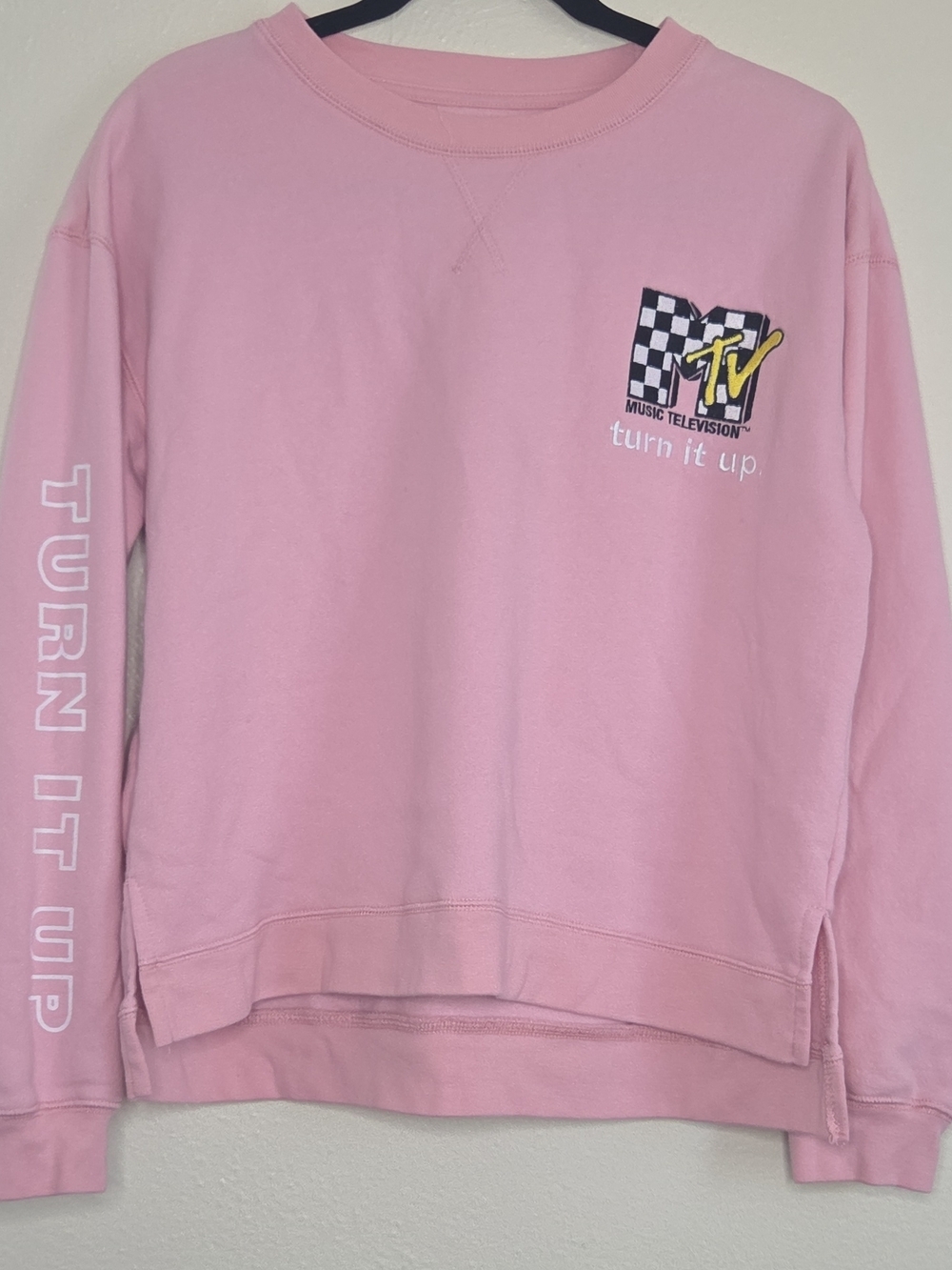 MTV Pink Graphic Pullover Sweatshirt Crew Neck Woman's Size L
